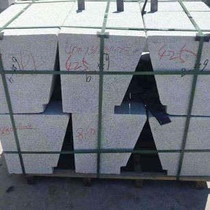 安庆 芝麻白异形坐凳，石凳