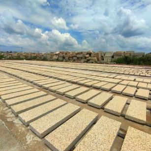 安庆 黄金麻花岗岩荔枝面地铺石防护中