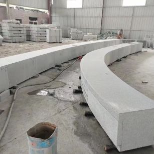 安庆芝麻白花岗岩石板材 园林光面弧形坐凳