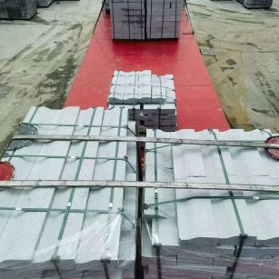 安庆 芝麻白仿形加直形路沿石出货日常