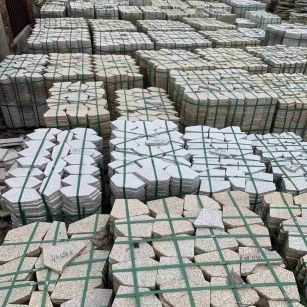 安庆 黄金麻白麻花岗岩荔枝面地铺石(冰裂纹)