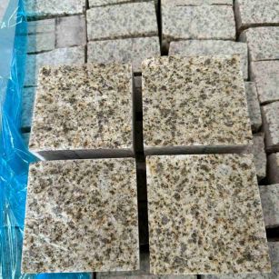 安庆 黄金麻花岗岩自然面小方块，弹石，马蹄石等