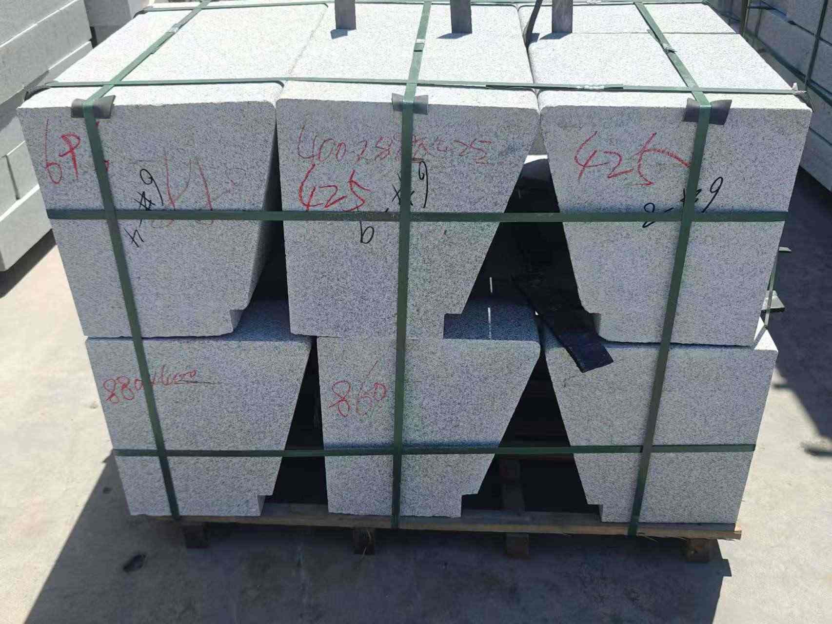 安庆 芝麻白异形坐凳，石凳