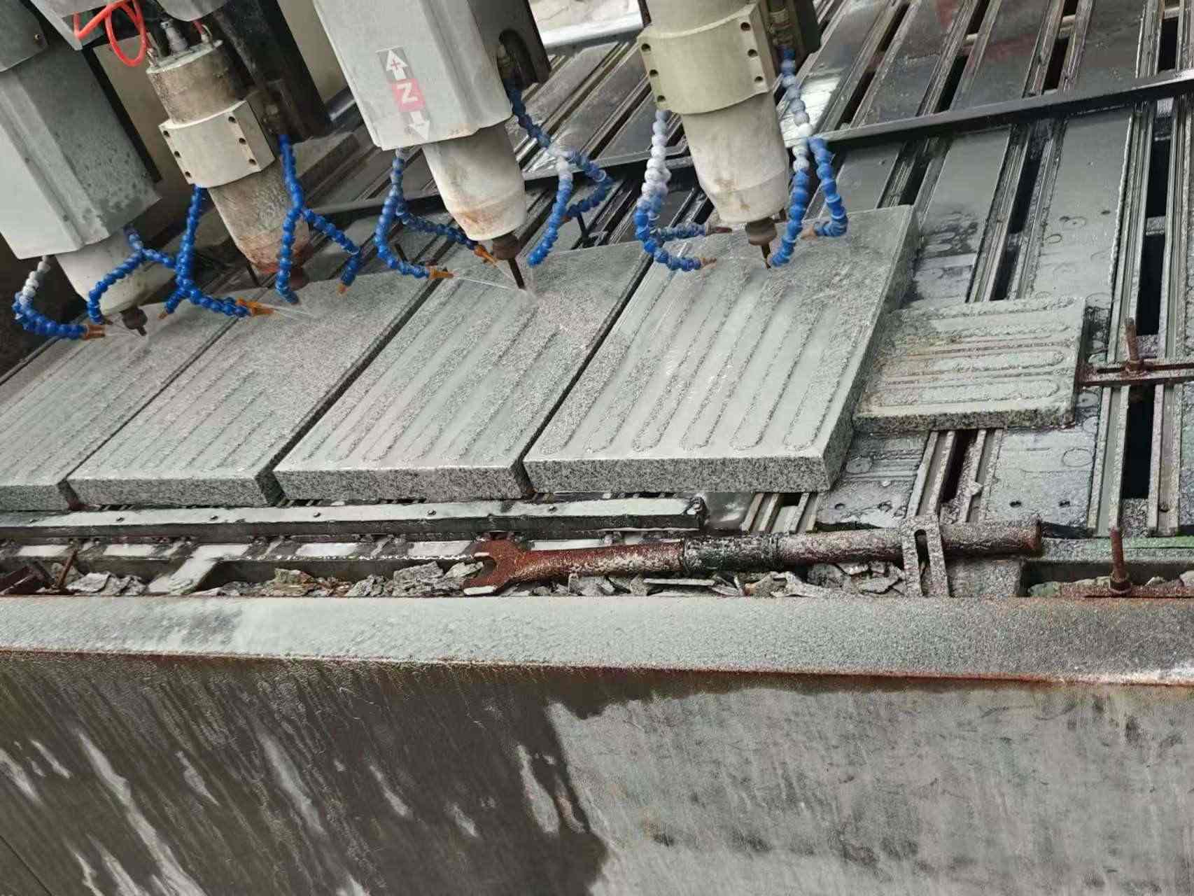 安庆 芝麻白花岗岩荔枝面盲道雕刻