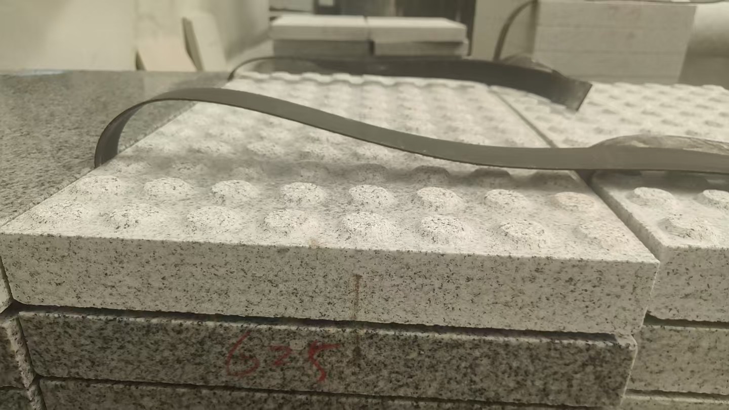 安庆 芝麻白花岗岩6.0公分荔枝面五轴加工雕刻盲点