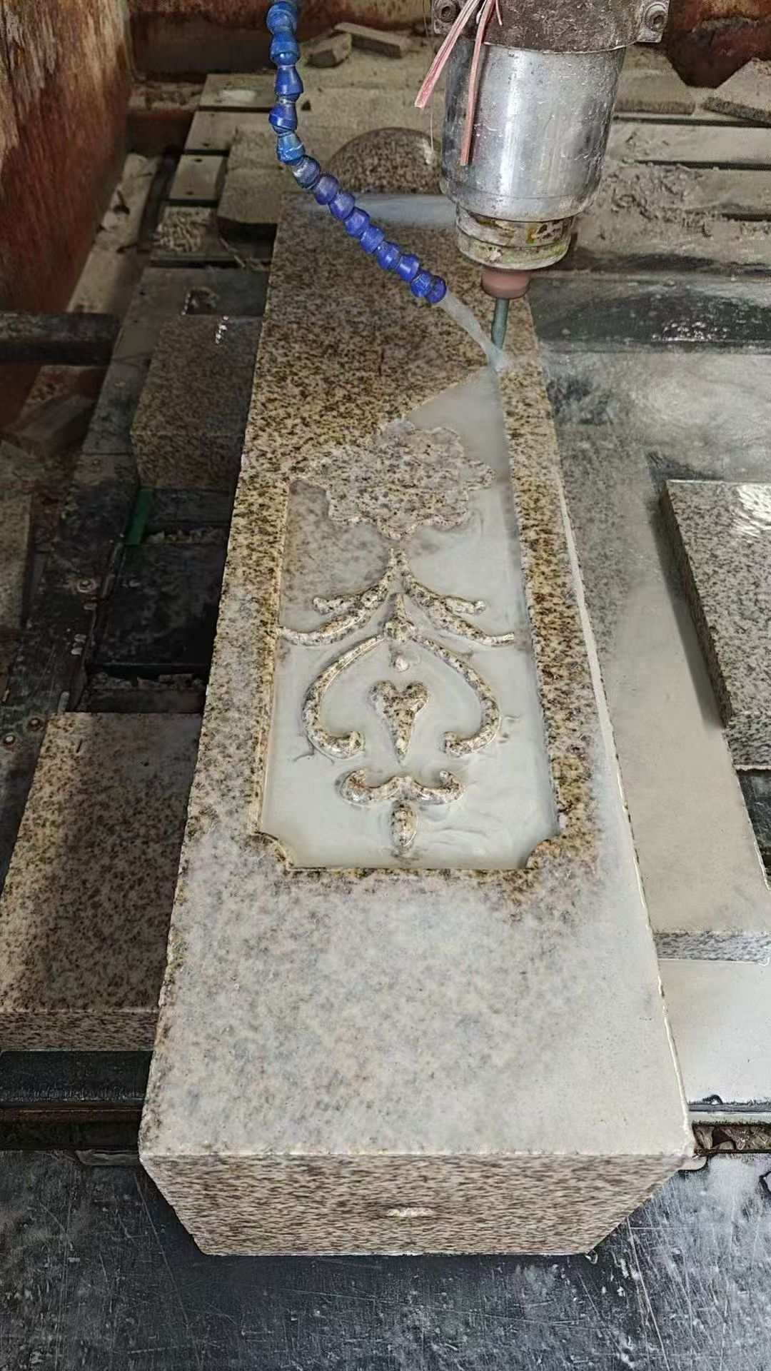 安庆 黄金麻花岗岩异形加工雕刻栏杆大柱