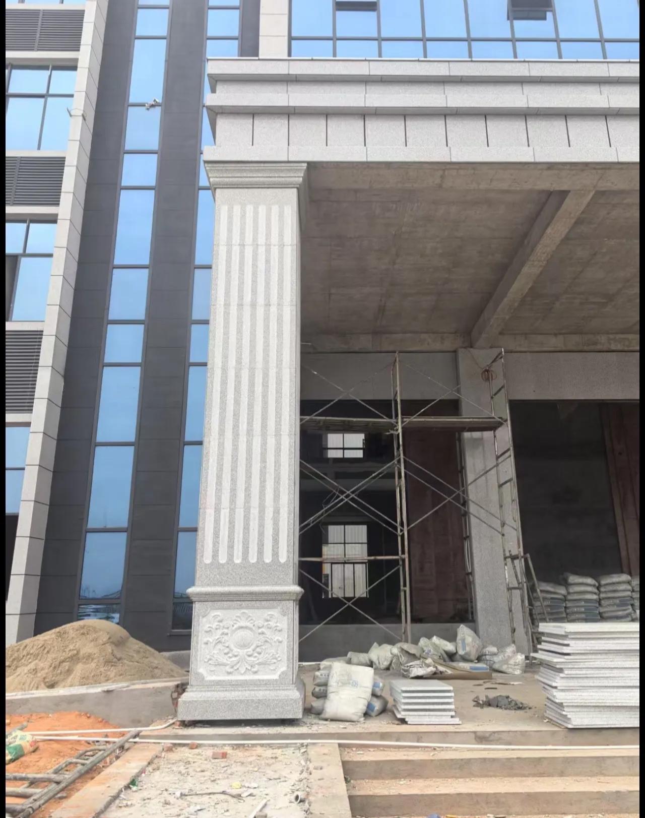 安庆 芝麻白光面花岗岩门楼大柱（罗马柱）配雕花底座