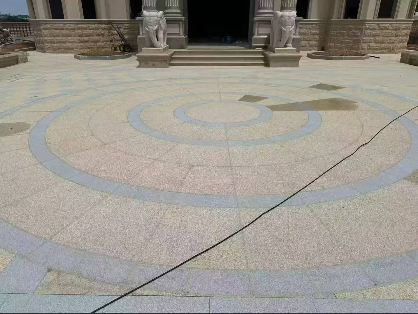 安庆 黄金麻芝麻灰花岗岩石材地铺拼接效果