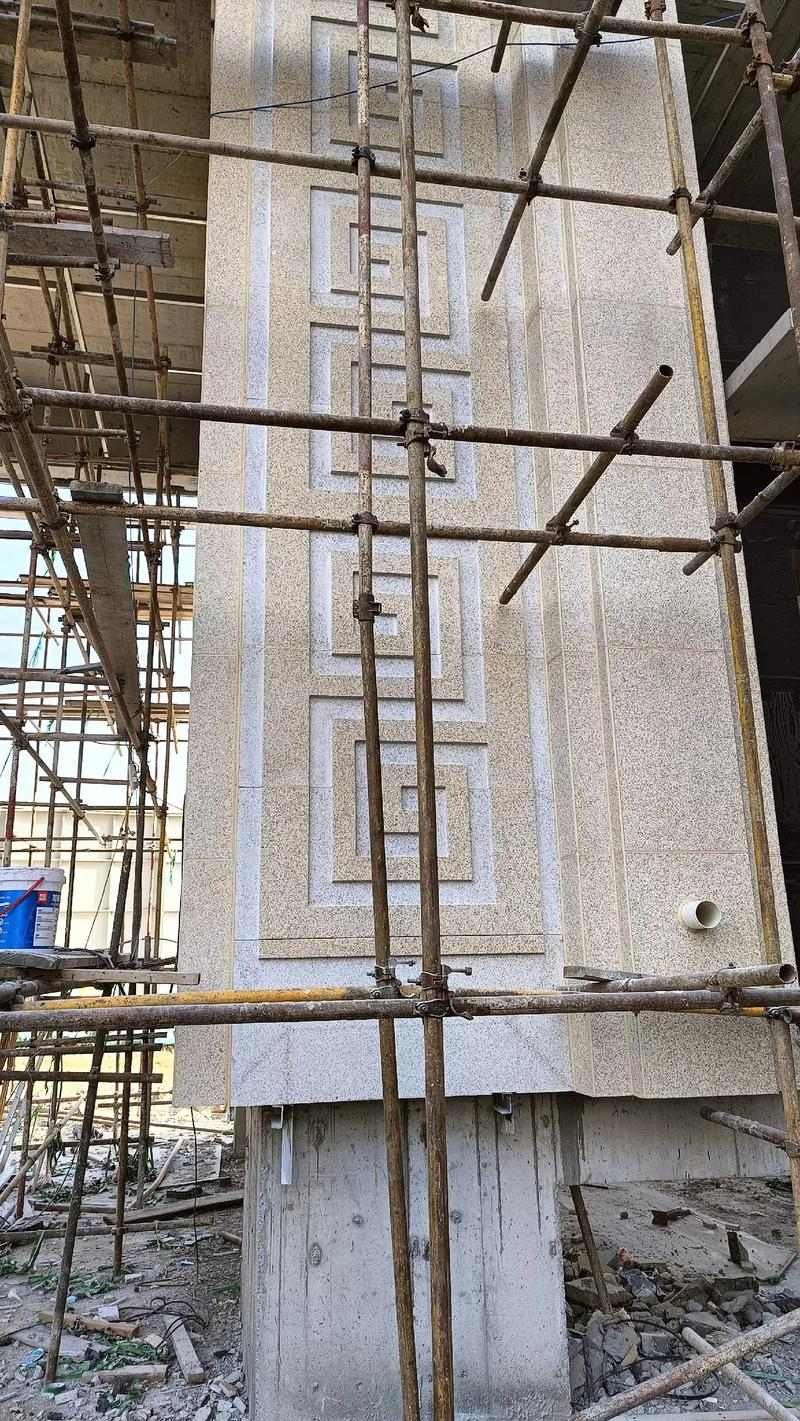 安庆 黄金麻花岗岩别墅外墙干挂回纹造型效果