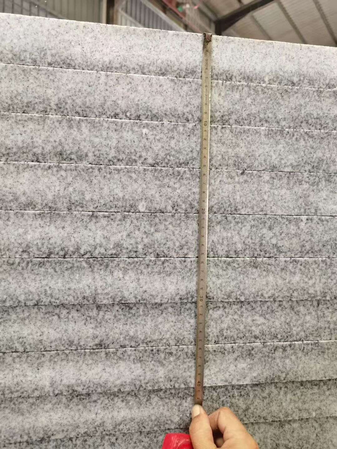 安庆 芝麻白火烧成品厚薄均匀，B料价格接近A料质量