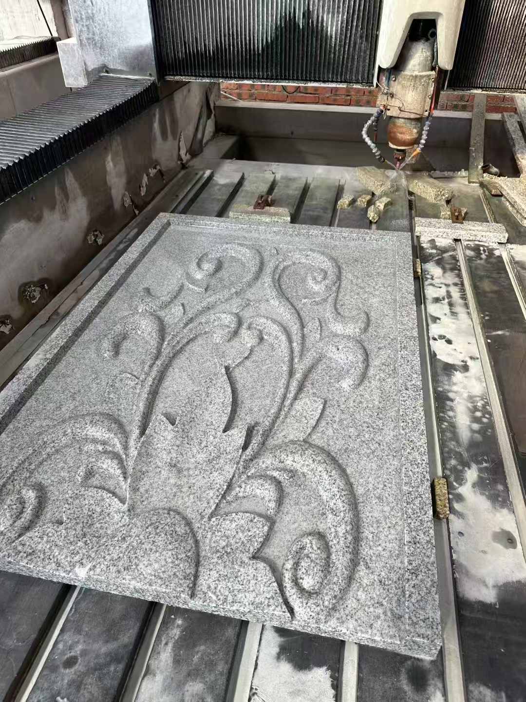 安庆 白麻别墅干挂雕花板