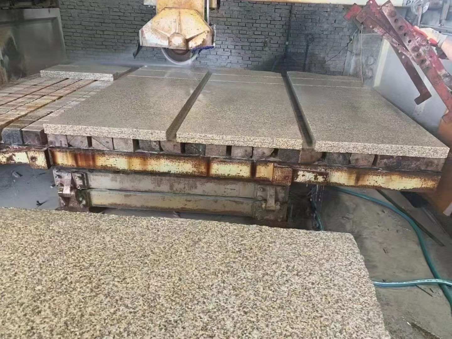 安庆 黄金麻荔枝面成品板加工