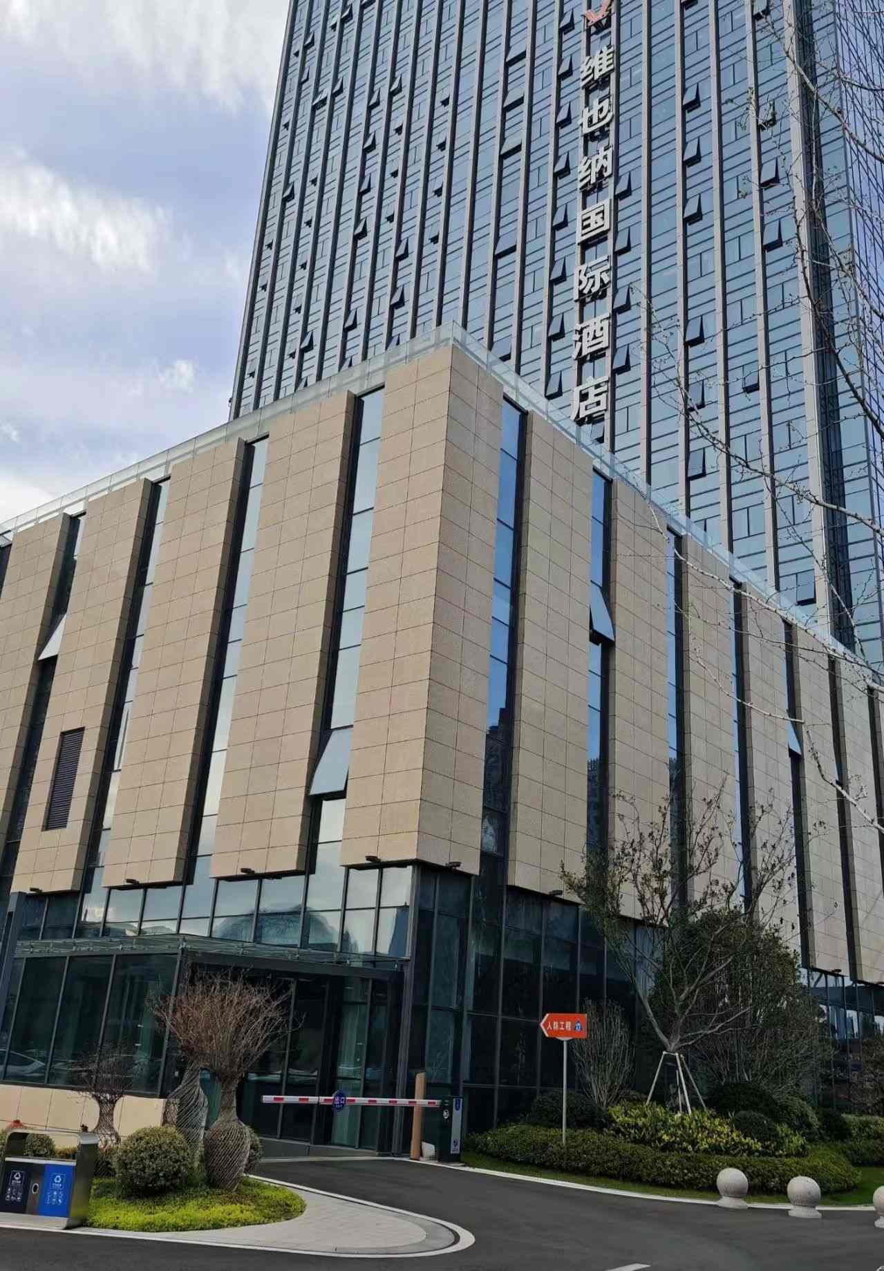 安庆 黄金麻花岗岩外墙干挂