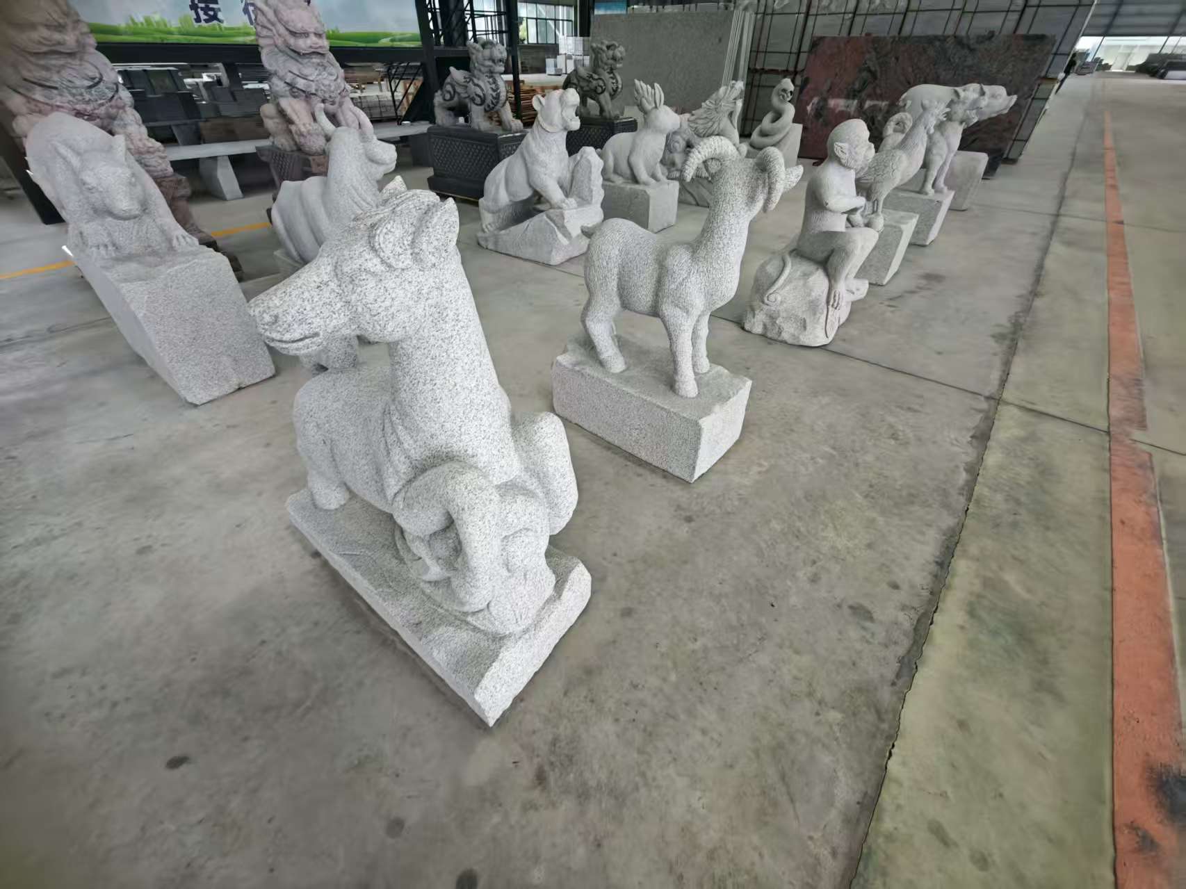 安庆 芝麻白花岗岩造型立体雕刻——十二生肖